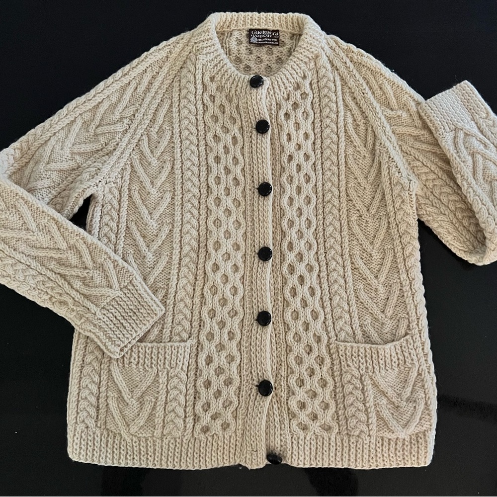 Aran Irish wool cardigan Sweater tan size 36 US Small Never worn! Handknit